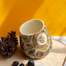 Load image into Gallery viewer, Floral Fun Pod Vase