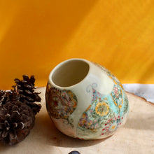 Load image into Gallery viewer, In Time Pod Vase