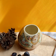 Load image into Gallery viewer, In Time Pod Vase