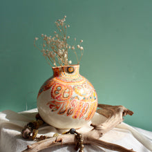 Load image into Gallery viewer, Brilliant Pod Vase