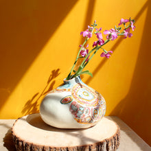 Load image into Gallery viewer, Pod Vase