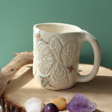 Load image into Gallery viewer, Carved Mug