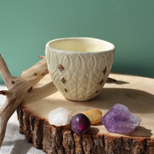 Load image into Gallery viewer, Small Carved Dish